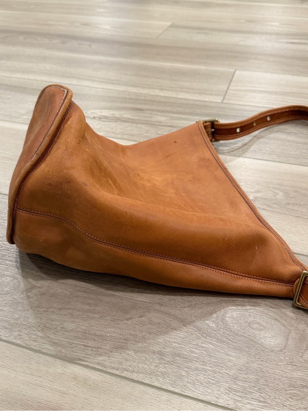 Vintage Coach Duffle Sac Bucket Bag British Tan Leather Made in USA 9085 TLC - Picture 9 of 11